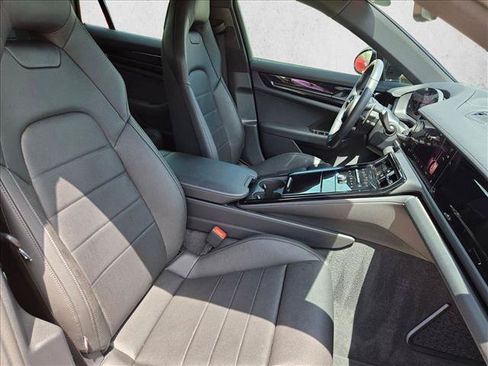 Used 2025 Porsche Panamera image 22