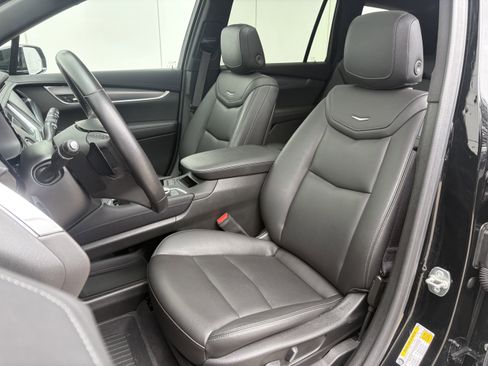 Certified 2024 Cadillac XT6 Luxury w/ LPO, Floor Liner Package AWD/4WD image 12