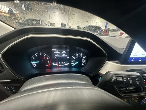 Used 2021 Ford Escape SE FWD image 14