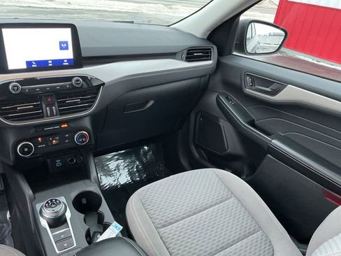 Used 2022 Ford Escape SE image 28