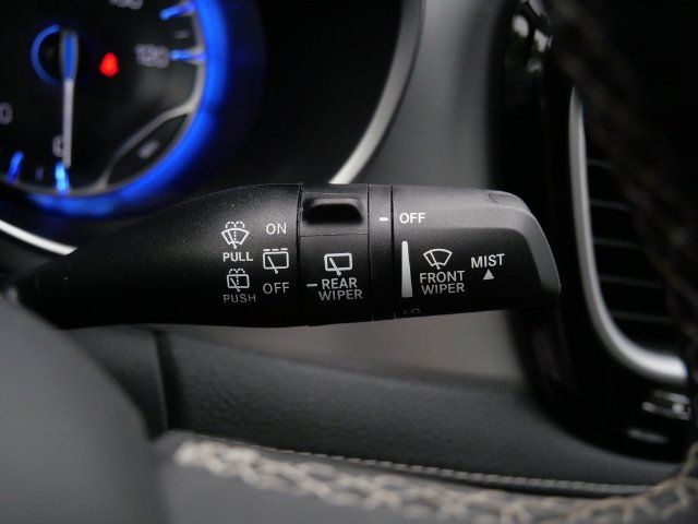 Used 2025 Chrysler Pacifica Limited FWD image 21