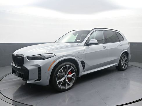 New 2026 BMW X5 xDrive50e w/ Executive Package image 4