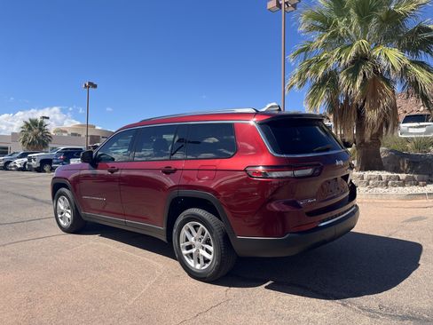 Used 2021 Jeep Grand Cherokee L Laredo w/ Luxury Tech Group I AWD/4WD image 2