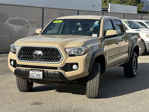 Used 2018 Toyota Tacoma TRD Off-Road image 8