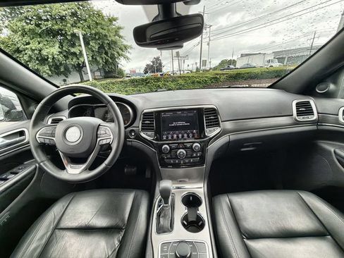 Used 2019 Jeep Grand Cherokee Limited AWD/4WD image 18