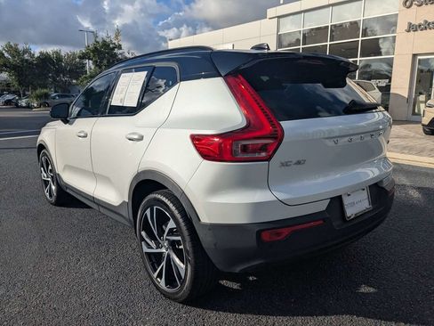 Used 2021 Volvo XC40 T5 R-Design AWD/4WD image 4