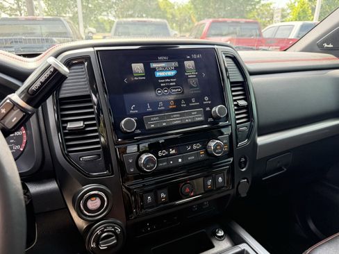 Used 2024 Nissan Titan PRO-4X w/ Pro-4x Convenience Package AWD/4WD image 19
