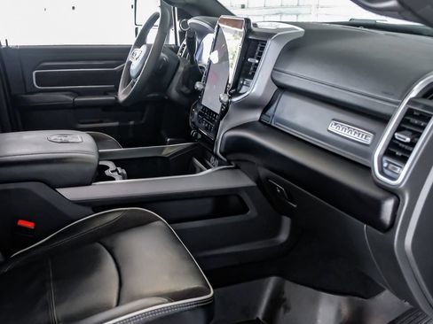 Used 2025 RAM 3500 Laramie AWD/4WD image 12