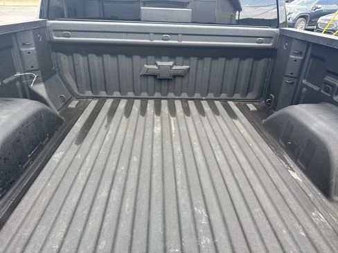 Used 2024 Chevrolet Silverado 1500 LT Trail Boss w/ Convenience Package II AWD/4WD image 5