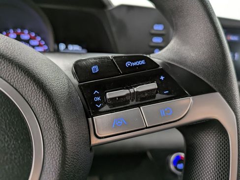 Certified 2023 Hyundai Elantra SEL FWD image 17