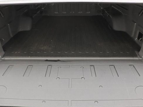 Used 2023 Jeep Gladiator Willys image 11