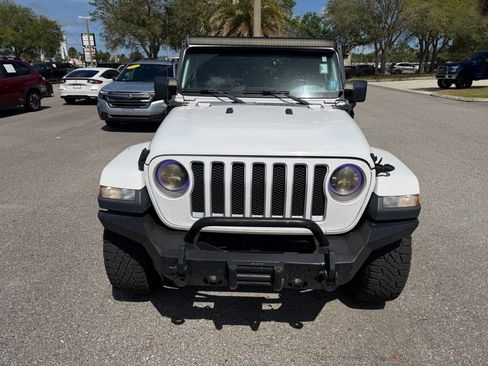 Used 2018 Jeep Wrangler Unlimited Sahara AWD/4WD image 13