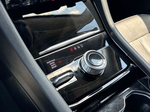 Used 2023 Jeep Grand Cherokee Limited AWD/4WD image 22