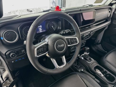 Used 2024 Jeep Wrangler High Altitude AWD/4WD image 14