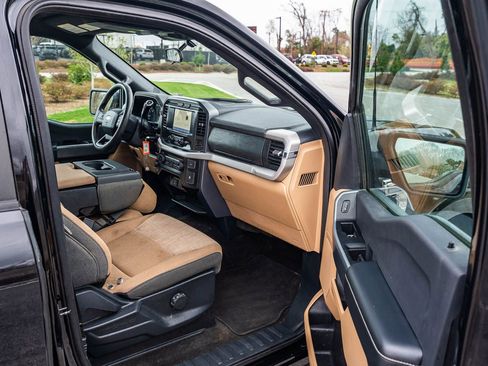 Used 2023 Ford F150 XLT image 12