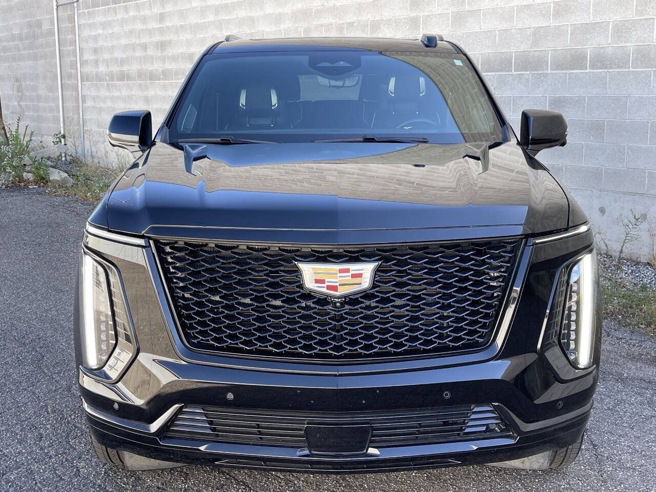 Used 2025 Cadillac Escalade Sport Platinum w/ LPO, Floor Liner Package AWD/4WD image 3