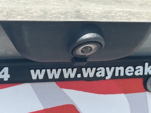 Certified 2022 Ford Explorer XLT w/ Equipment Group 202A image 21