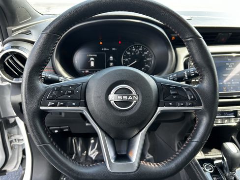 Used 2024 Nissan Kicks SR w/ SR Premium Package FWD image 12