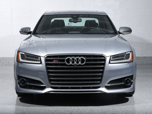 Used 2015 Audi S8 AWD/4WD image 10