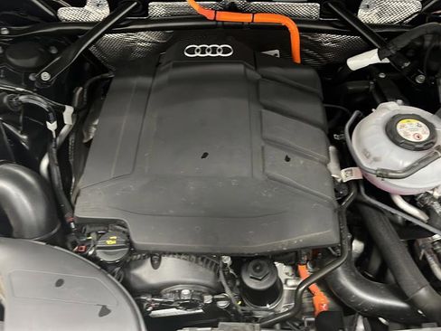 Used 2024 Audi Q5 e Premium Plus w/ Premium Plus Package AWD/4WD image 28