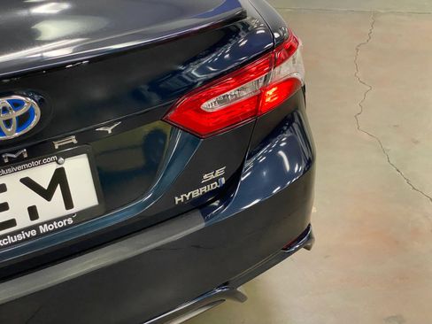 Used 2020 Toyota Camry SE FWD image 11