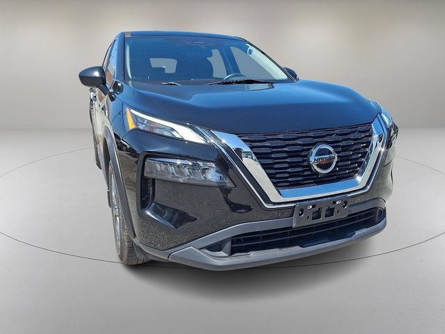 Used 2021 Nissan Rogue S AWD/4WD image 2