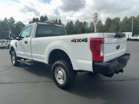Used 2017 Ford F250 XL w/ Power Equipment Group AWD/4WD image 8