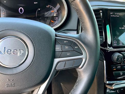 Used 2019 Jeep Grand Cherokee Altitude RWD image 18