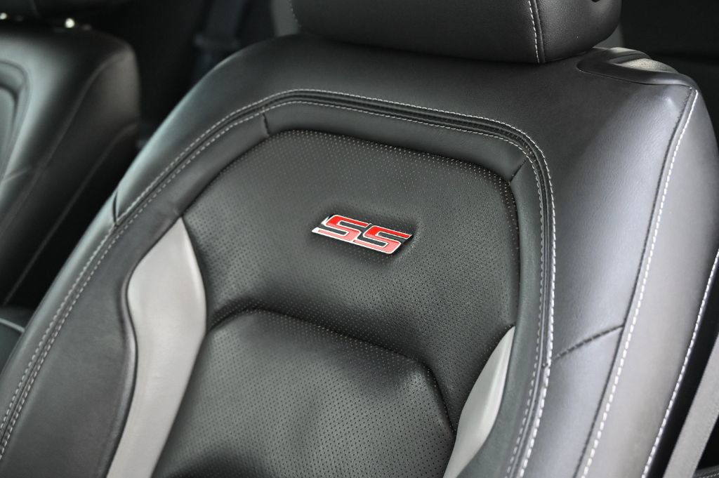 Used 2018 Chevrolet Camaro SS RWD image 22