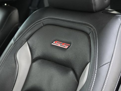 Used 2018 Chevrolet Camaro SS RWD image 22