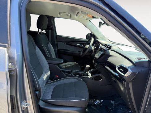 Used 2023 Chevrolet TrailBlazer LT w/ Convenience Package FWD image 19