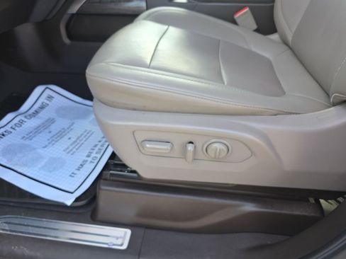 Used 2022 Chevrolet Silverado 1500 LTZ RWD image 12