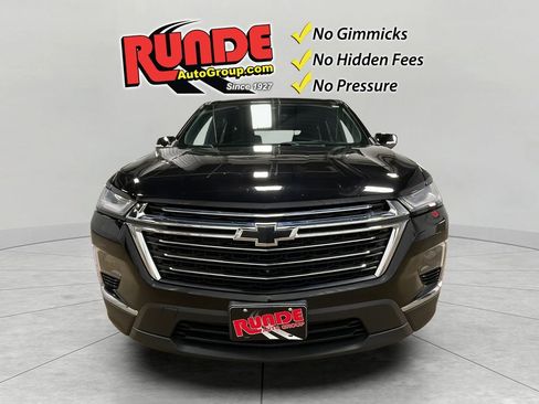 Used 2023 Chevrolet Traverse LT w/ Rear Camera Mirror Package image 8