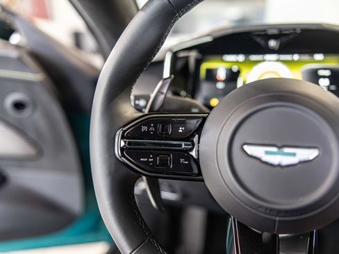 Used 2026 Aston Martin V8 Vantage Coupe RWD image 22