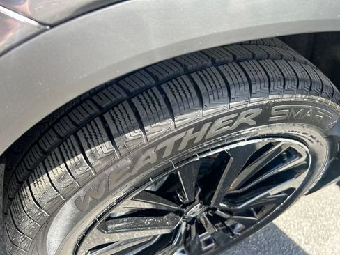 Certified 2025 Toyota Highlander XSE AWD/4WD image 24