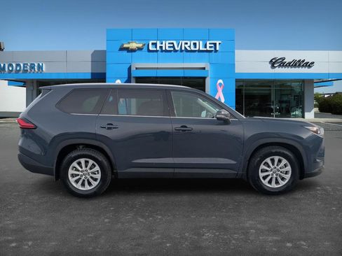 Used 2024 Toyota Grand Highlander XLE image 4