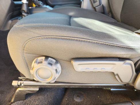 Used 2021 Jeep Wrangler Unlimited Sport image 24