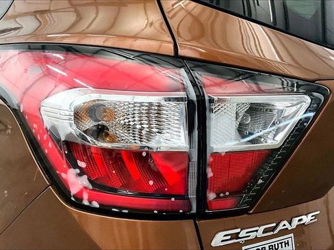 Used 2017 Ford Escape Titanium image 29