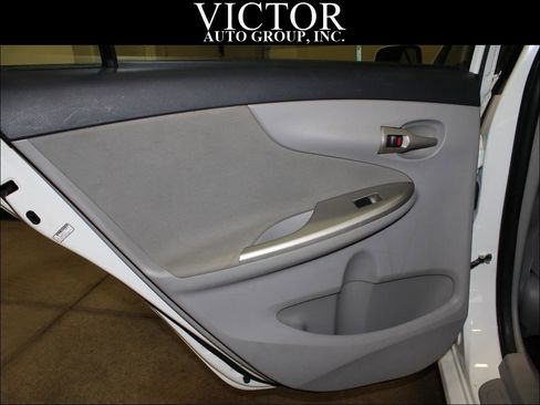 Used 2011 Toyota Corolla LE image 23