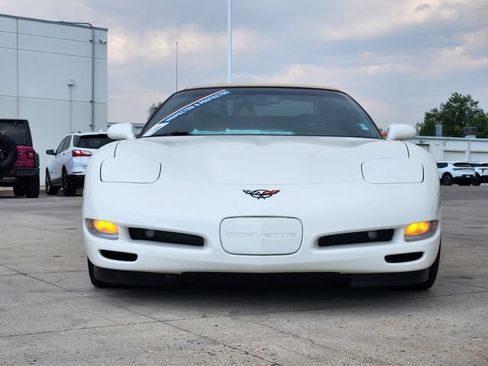 Used 2001 Chevrolet Corvette Convertible w/ Preferred Equipment Group2 RWD image 2