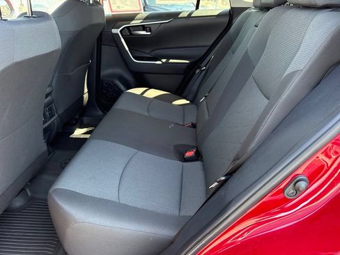 Used 2025 Toyota RAV4 XLE w/ Convenience Package FWD image 33
