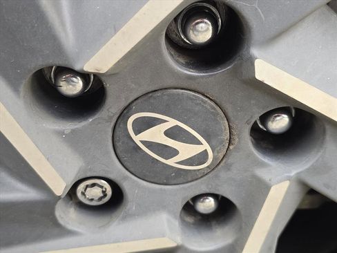 Certified 2024 Hyundai Elantra SEL w/ Convenience Package image 9