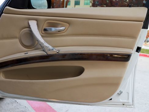 Used 2011 BMW 335i xDrive Sedan image 10