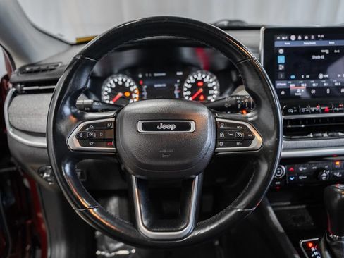 Certified 2022 Jeep Compass Latitude w/ Sun and Sound Group AWD/4WD image 29