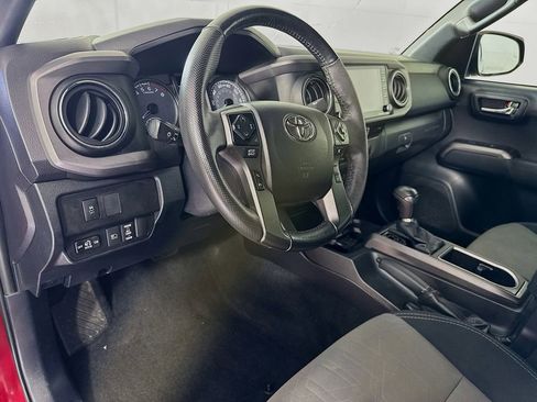 Used 2021 Toyota Tacoma TRD Off-Road image 9