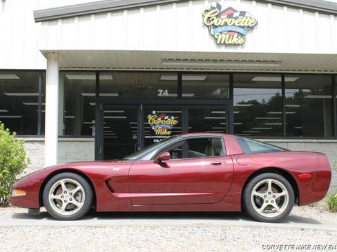 Used 2003 Chevrolet Corvette 50th Anniversary Edition w/ Preferred Equipment Group image 4