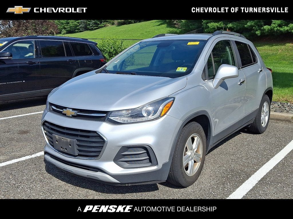 Certified 2019 Chevrolet Trax LT w/ LT Convenience Package FWD image 1