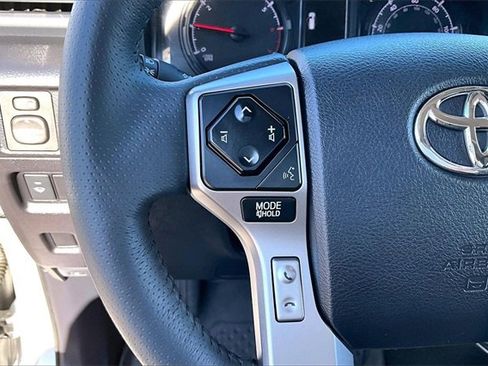 Used 2021 Toyota 4Runner SR5 Premium image 10