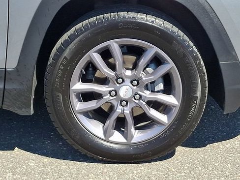 Used 2023 GMC Terrain SLT AWD/4WD image 28