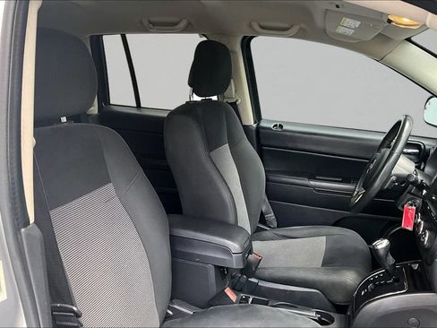 Used 2013 Jeep Compass Latitude AWD/4WD image 28